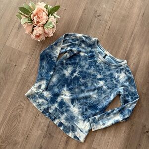 Macy's Jane & Delancey Blue Tie Dye Crewneck